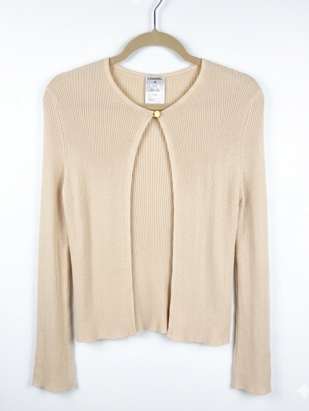 Chanel Vintage 02P Karl Lagerfeld Printemps Ribbed Knit Cardigan Beige CC Button